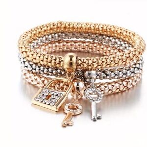 NWT Tri-Tone Stretch Bracelet Stack – Lock & Key Charms